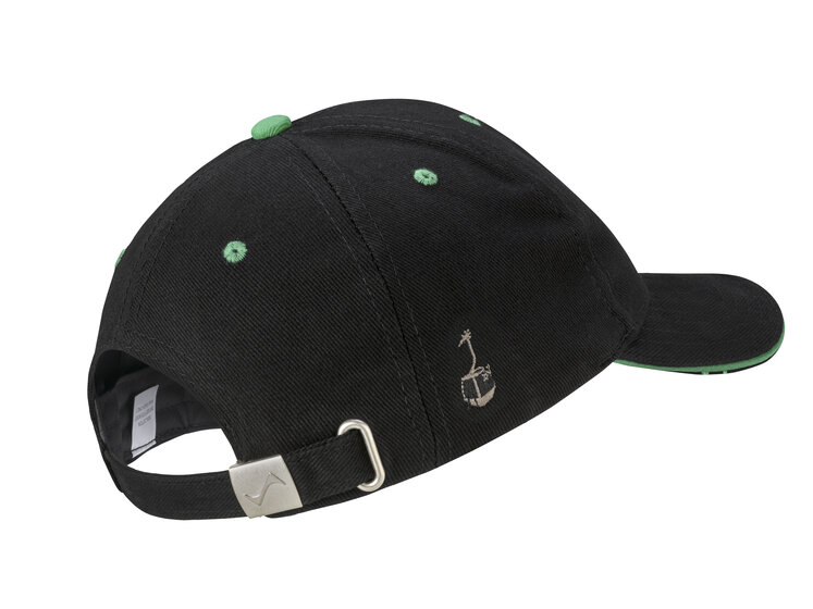 Black cap from rear with gondola embroidery, green eyelets, logo metal clasp and green visor edge | © Planai-Hochwurzen-Bahnen GmbH